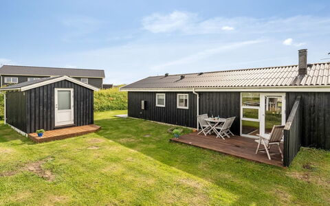 Niesina - 200M from the Sea: Hus, Tag, Hjem, Sommerhus, Skur, Garden Bygninger, Sidespor, Gård, Bjælkehytte, Hytte