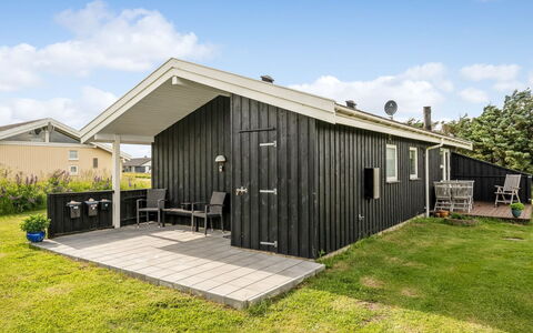 Niesina - 200M from the Sea: Hus, Tag, Hjem, Sommerhus, Skur, Garden Bygninger, Sidespor, Gård, Bjælkehytte, Hytte