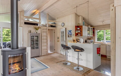 Anouk - 2Km from the Sea: Træ, Gulvbelægning, Indretning, Etage, Loft, Møbel, Værelse, Trægulve, Husholdningsapparat, Stue