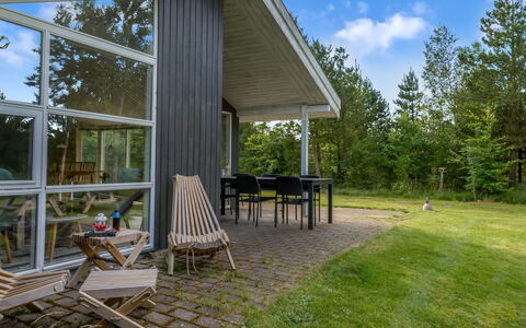 Ane - 800M from the Sea: Blå, Busk, Sommerhus, Bunddække, Have, Estate, Skygge, Landscaping, Stuehus, Eco Hotel
