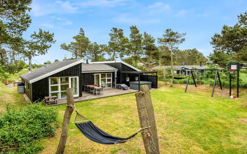 Adrienne - 240M from the Sea: Græs, Græs-, Landskab, Økoregion, Almindeligt, Plantesamfund, Land Lot, Udendørs Møbler, Prærie, Shrubland