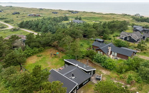 Adrienne - 240M from the Sea: Græs, Græs-, Landskab, Økoregion, Almindeligt, Plantesamfund, Land Lot, Udendørs Møbler, Prærie, Shrubland
