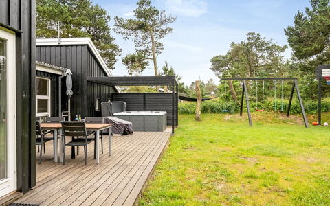 Adrienne - 240M from the Sea: Græs, Græs-, Landskab, Økoregion, Almindeligt, Plantesamfund, Land Lot, Udendørs Møbler, Prærie, Shrubland