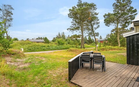 Adrienne - 240M from the Sea: Græs, Græs-, Landskab, Økoregion, Almindeligt, Plantesamfund, Land Lot, Udendørs Møbler, Prærie, Shrubland