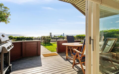Anselmi - 25M from the Sea: Træ, Tag, Hjem, Hus, Arkitektur, Sidespor, Land Lot, Sommerhus, Skur, Garden Bygninger