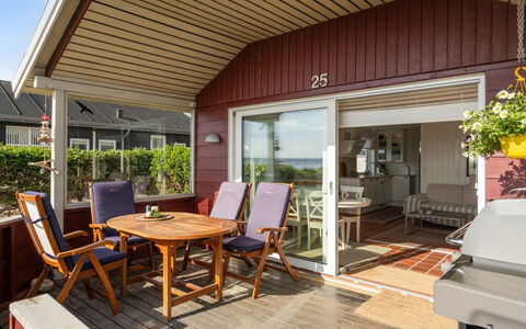 Anselmi - 25M from the Sea: Træ, Tag, Hjem, Hus, Arkitektur, Sidespor, Land Lot, Sommerhus, Skur, Garden Bygninger