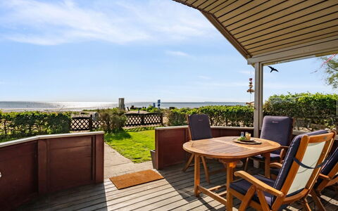 Anselmi - 25M from the Sea: Træ, Tag, Hjem, Hus, Arkitektur, Sidespor, Land Lot, Sommerhus, Skur, Garden Bygninger
