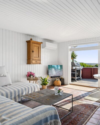 Anselmi - 25M from the Sea