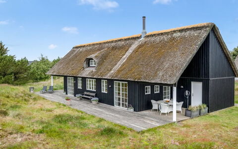 Helmi - 1.5Km from the Sea: Tag, Hus, Hjem, Sommerhus, Dør, Sidespor, Dæk, Veranda, Planke, Hårdttræ