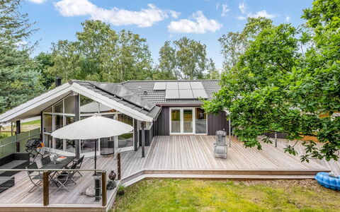 Aiva - from the Sea: Udvej, Svømmepøl, Estate, Skygge, Landscaping, Eco Hotel, Hotel, Villa