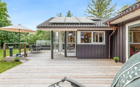 Aiva - from the Sea: Udvej, Svømmepøl, Estate, Skygge, Landscaping, Eco Hotel, Hotel, Villa