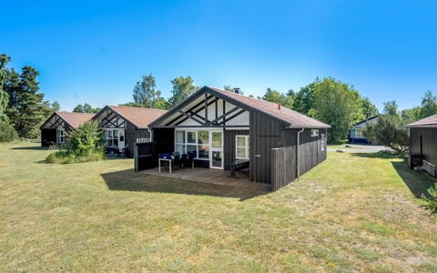 Clea - 300M from the Sea: Hus, Tag, Hjem, Sommerhus, Skur, Garden Bygninger, Sidespor, Gård, Bjælkehytte, Hytte