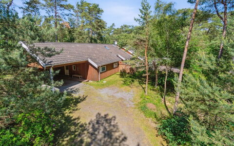Auvo - 200M from the Sea: Køkken, Countertop, Køkken Apparat, Gulvbelægning, Cabinetry, Indretning, Større Bandage, Etage, Hjem, Møbel