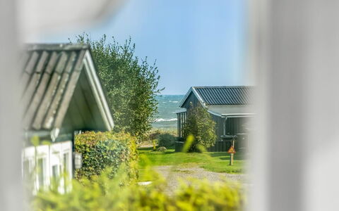 Dragan - 250M from the Sea: Møbel, Indretning, Gulvbelægning, Etage, Loft, Værelse, Stol, Bord, Lejlighed, Køkken & Spisebord
