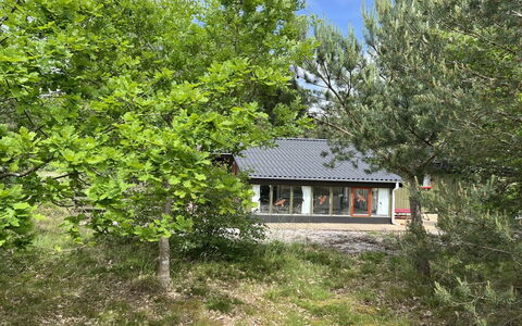 Srebrenka - 350M from the Sea: Træ, Tag, Arkitektur, Hjem, Hus, Sommerhus, Sidespor, Hårdttræ, Hældning, Estate
