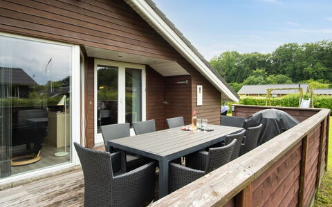 Telli - 350M from the Sea: Hus, Hjem, Dør, Tag, Sommerhus, Estate, Have, Skygge, Sidespor, Gård