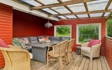 Lovisa - 7Km from the Sea: Svømmepøl, Udendørs Møbler, Møbel, Udvej, Flise, Eco Hotel, Skygge, Stol, Fritid, Estate