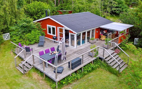 Lovisa - 7Km from the Sea: Køkken, Countertop, Køkken Apparat, Gulvbelægning, Cabinetry, Indretning, Større Bandage, Etage, Hjem, Møbel