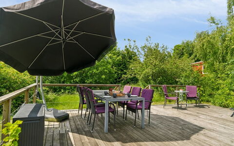 Lovisa - 7Km from the Sea: Køkken, Countertop, Køkken Apparat, Gulvbelægning, Cabinetry, Indretning, Større Bandage, Etage, Hjem, Møbel