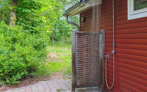 Lovisa - 7Km from the Sea: Blå, Svømmepøl, Møbel, Udendørs Møbler, Udvej, Stol, Skygge, Eco Hotel, Blomsterkrukke