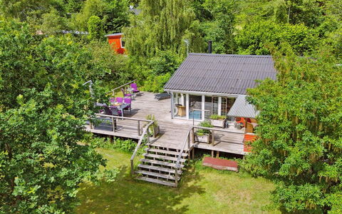 Lovisa - 7Km from the Sea: Blå, Svømmepøl, Møbel, Udendørs Møbler, Udvej, Stol, Skygge, Eco Hotel, Blomsterkrukke