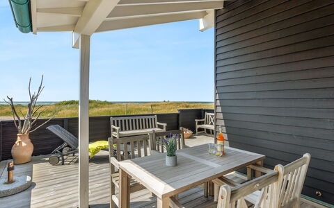 Zina - 50M from the Sea: Hus, Hjem, Tag, Sommerhus, Estate, Landscaping, Garden Bygninger, Sidespor, Stuehus