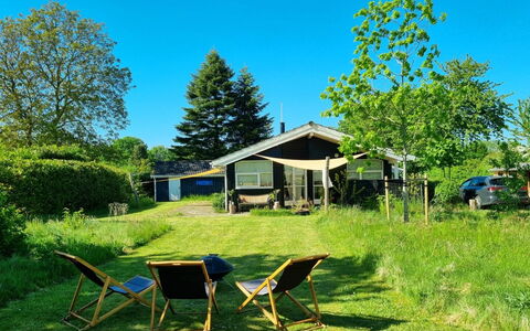 Thanee - 600M to the Fjord: Græs, Sommerhus, Land Lot, Lawn, Landdistrikt, Bunddække, Have, Skygge, Gård
