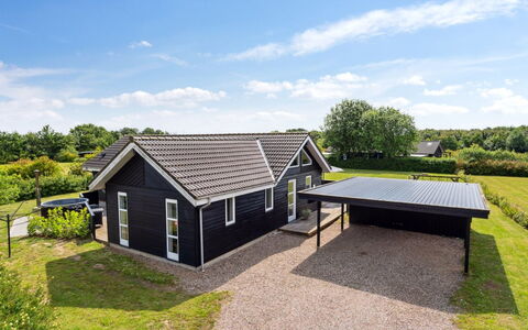 Hakan - 900M from the Sea: Tag, Hjem, Sommerhus, Estate, Sidespor, Garden Bygninger, Stuehus, Indkørsel, Skur