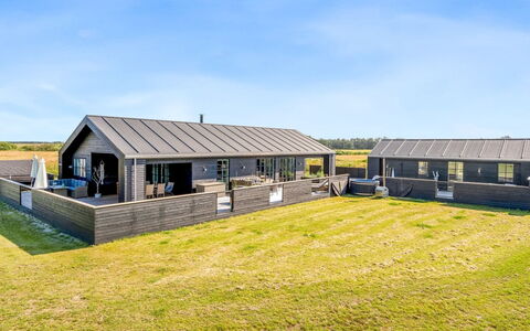 Inola - 2Km from the Sea: Træ, Hjem, Veranda, Dæk, Hårdttræ, Tag, Bejdse, Trægulve, Eco Hotel