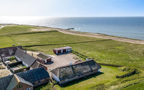 Vili - 100M from the Sea: Græs, Hus, Tag, Almindeligt, Sommerhus, Hjem, Land Lot, Landskab, Landdistrikt, Mark