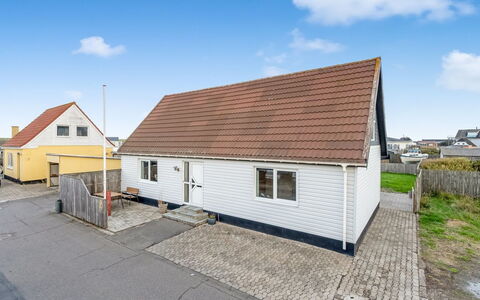 Darja - 300M from the Sea: Hus, Hjem, Boligområde, Sommerhus, Sidespor, Estate, Indkørsel, Gård