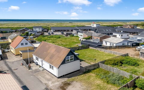 Darja - 300M from the Sea: Hus, Tag, Hjem, Sommerhus, Skur, Garden Bygninger, Sidespor, Gård, Bjælkehytte, Hytte