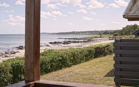 Antim - 10M from the Sea: Træ, Møbel, Lejlighed, Værelse, Loft, Bejdse, Stol, Hårdttræ, Klarlak, Tømmer