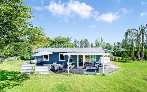 Galt - 500M from the Sea: Træ, Hjem, Veranda, Dæk, Hårdttræ, Tag, Bejdse, Trægulve, Eco Hotel