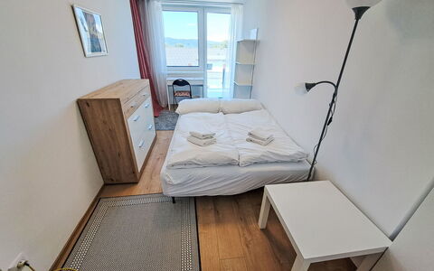 Sunshine View 3: Ejendom, Azure, Komfort, Indretning, Træ, Gulvbelægning, Etage, Arkitektur, Væg