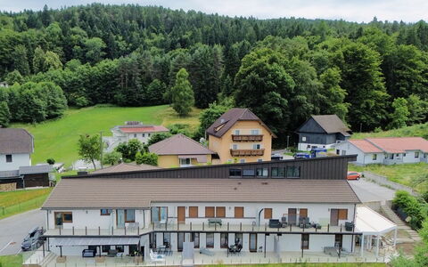 Reifnitz 300: Hus, Boligområde, Tag, Hjem, Menneskelig Bosættelse, Sommerhus, Forstad, Estate, Landsby, Altan