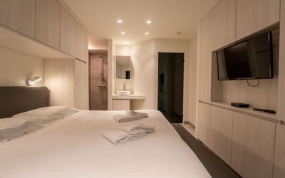 Blankenberge 370: Bygning, Møbel, Cabinetry, Komfort, Træ, Arkitektur, Indretning, Hus, Bed Frame, Gulvbelægning