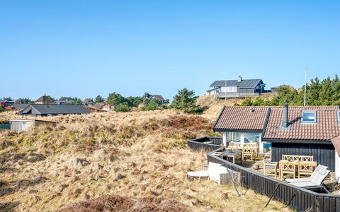 Emin - 700M from the Sea: Himmel, Hus, Tag, Hjem, Arkitektur, Sommerhus, Land Lot, Landdistrikt, Hældning, Landsby