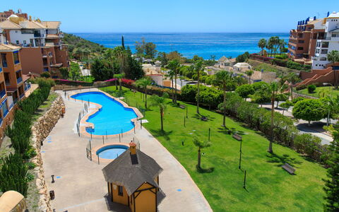Ático Galera Playa Free Padel: Plante, Bygning, Ejendom, Himmel, Vand, Azure, Urban Design, Ejerlejlighed, Træ, Fritid