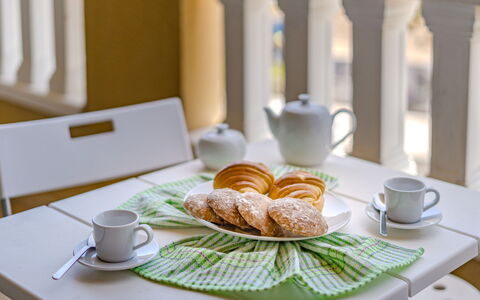 La Perla: Mad, Bord, Bordservice, Møbel, Tallerkner, Plade, Kop, Drinkware, Serveware, Indretning
