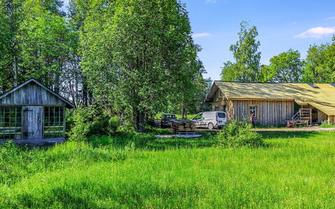 Riimantupa: Møbel, Indretning, Gulvbelægning, Etage, Bord, Loft, Køkken & Spisebord, Belysning, Stol, Hjem