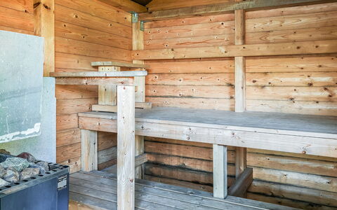 Riimantupa: Møbel, Indretning, Gulvbelægning, Etage, Bord, Loft, Køkken & Spisebord, Belysning, Stol, Hjem