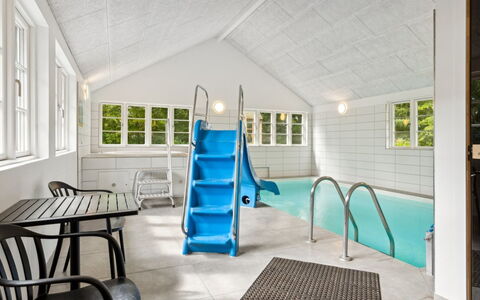 Jalina - 200M from the Sea: Svømmepøl, Udendørs Møbler, Møbel, Udvej, Flise, Eco Hotel, Skygge, Stol, Fritid, Estate