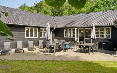 Jalina - 200M from the Sea: Svømmepøl, Udendørs Møbler, Møbel, Udvej, Flise, Eco Hotel, Skygge, Stol, Fritid, Estate