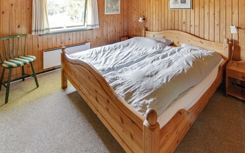 Srebrenka - 1.2Km from the Sea: Soveværelse, Seng, Træ, Indretning, Møbel, Sengetøj, Loft, Bed Frame, Sengetøj, Etage