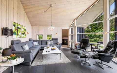 Fritzi - 1.7Km from the Sea: Couch, Stue, Hjem, Indretning, Møbel, Loft, Stol, Design