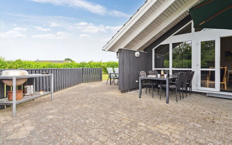 Siggi - 800M from the Sea: Græs, Hus, Tag, Sommerhus, Hjem, Busk, Stuehus, Land Lot, Landdistrikt