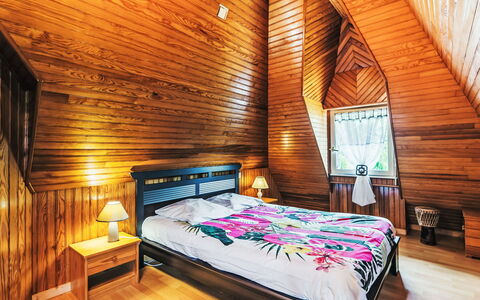 Maison de Bréarec: Bygning, Møbel, Ejendom, Komfort, Træ, Vindue, Indretning, Bed Frame, Etage, Gulvbelægning