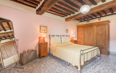 Il Palazzetto Francigena, Monteriggioni: Ejendom, Møbel, Bygning, Komfort, Træ, Indretning, Arkitektur, Etage, Gulvbelægning, Skuffe