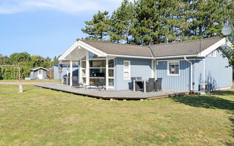 Ilsi - 275M from the Sea: Hjem, Sommerhus, Veranda, Sidespor, Stuehus, Udendørs Struktur